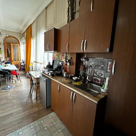 Four Season Hostel Tbilisi Exterior photo